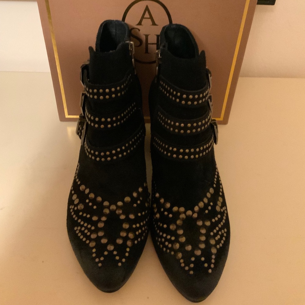ASHITALIA BOOTIES SIZE 8
